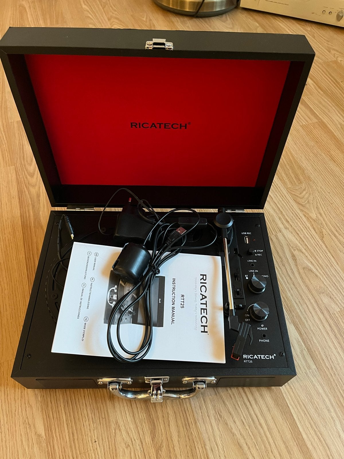 Ricatech RTT25 Platenspeler in koffer, Zo goed als nieuw, USB-aansluiting, Platenspeler, Ophalen