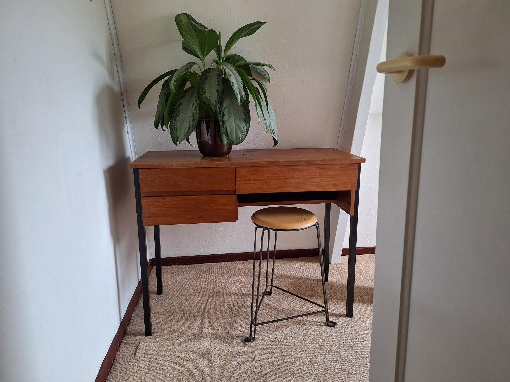 Midcentury / vintage bureau / naaitafel, Ophalen, Gebruikt