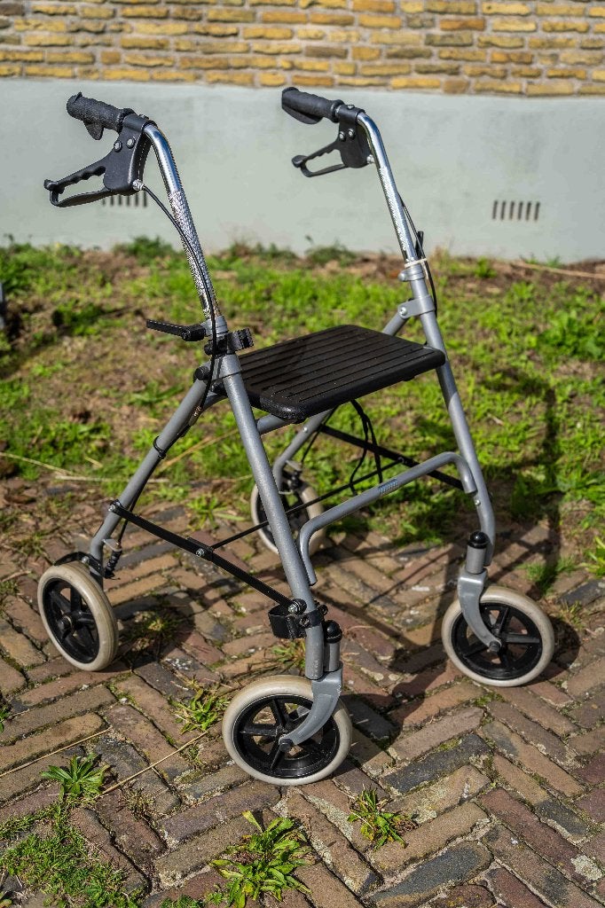 Eenvoudige stabiele rollator, Ophalen, Opvouwbaar, Gebruikt