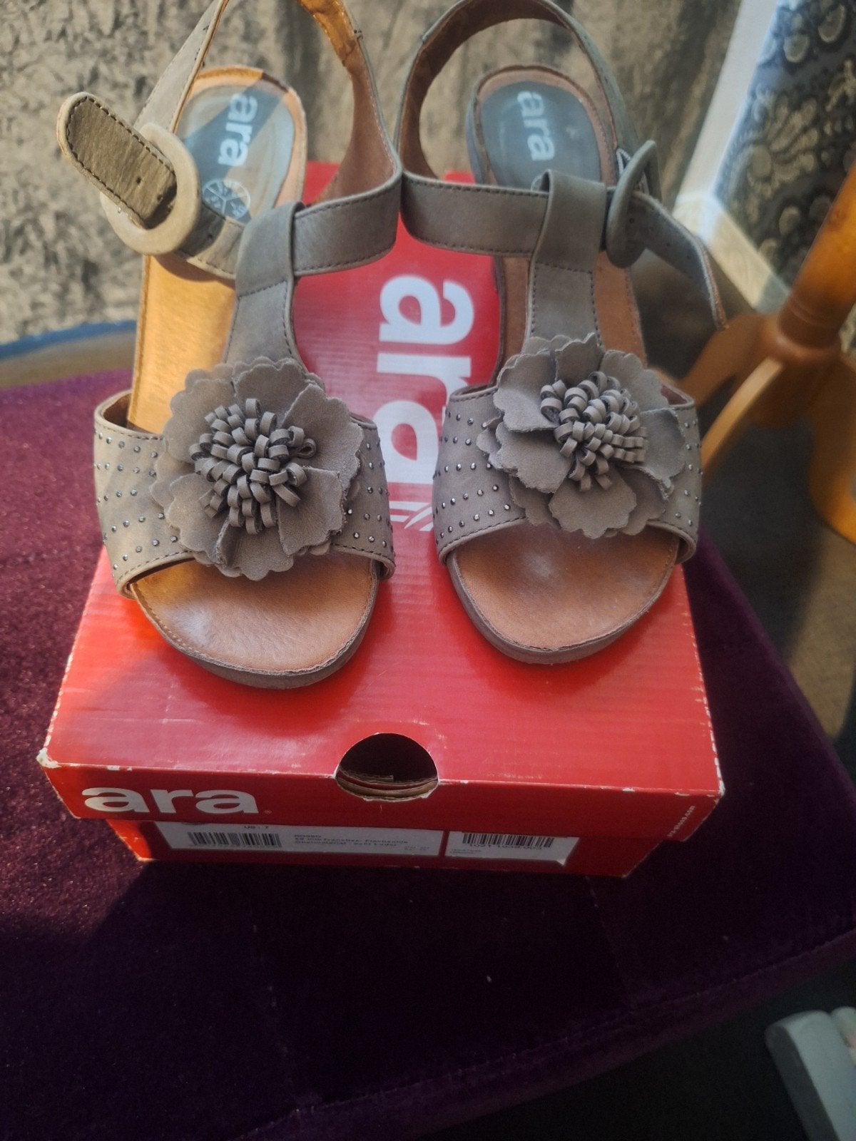 Ara sandalen grijs met bloem maat 37.5 G, Kleding | Dames, Schoenen, Ara, Grijs, Gedragen, Sandalen of Muiltjes