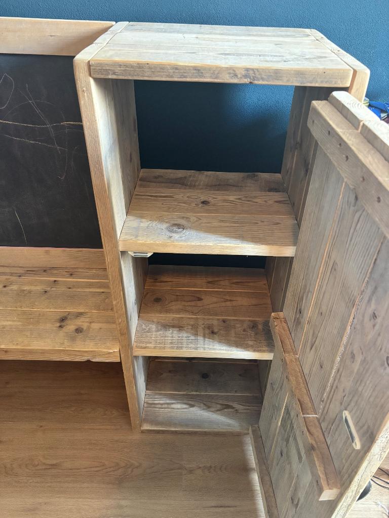Houten speel/krijttafel met opbergruimte, Ophalen, Zo goed als nieuw, Overige typen