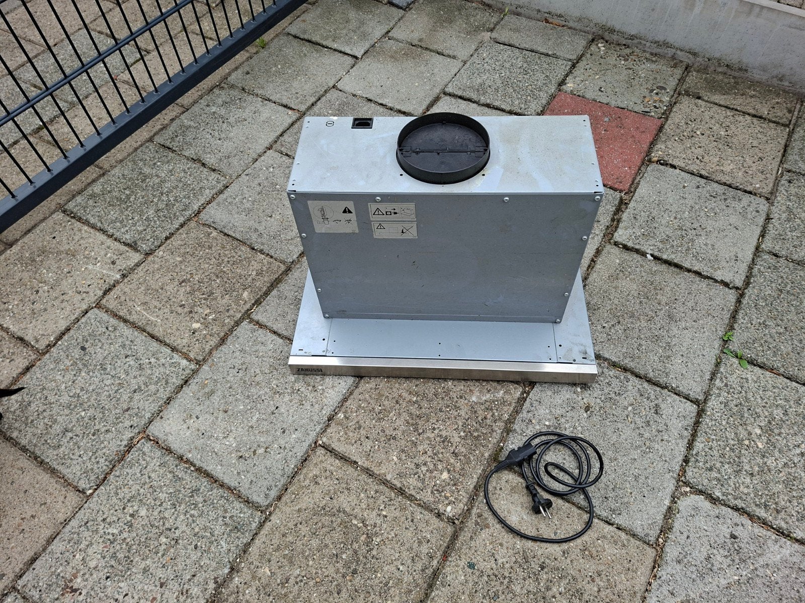 Afzuigkap zanussi, Ophalen, Gebruikt, 200 tot 400 m³ per uur, Wandschouwkap