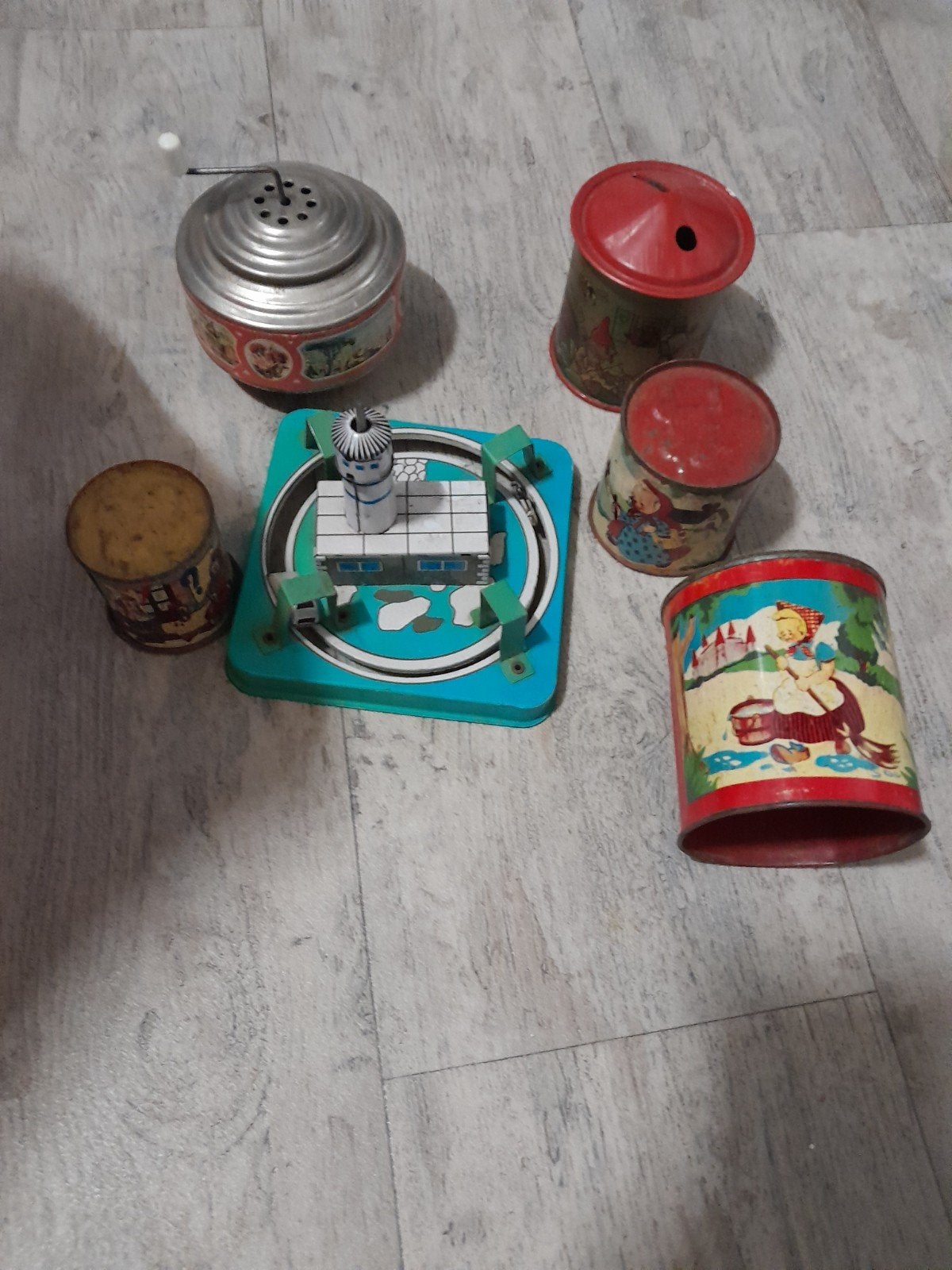 Vintage blikken speelgoed: draaimolen, spaarpotten en meer, Verzamelen, Ophalen, Gebruikt
