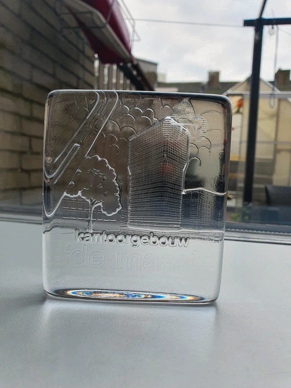 Glas Leerdam Presse Papier Kantoorgebouw De Maas Rotterdam, Ophalen of Verzenden