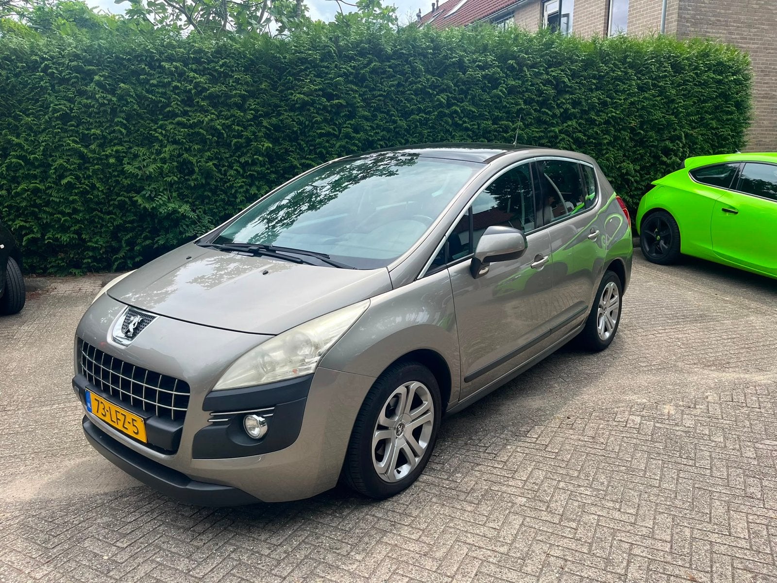 Peugeot 3008 1.6 VTI 2010 Grijs, Auto's, Voorwielaandrijving, 1374 kg, 4 cilinders, 75 €/maand