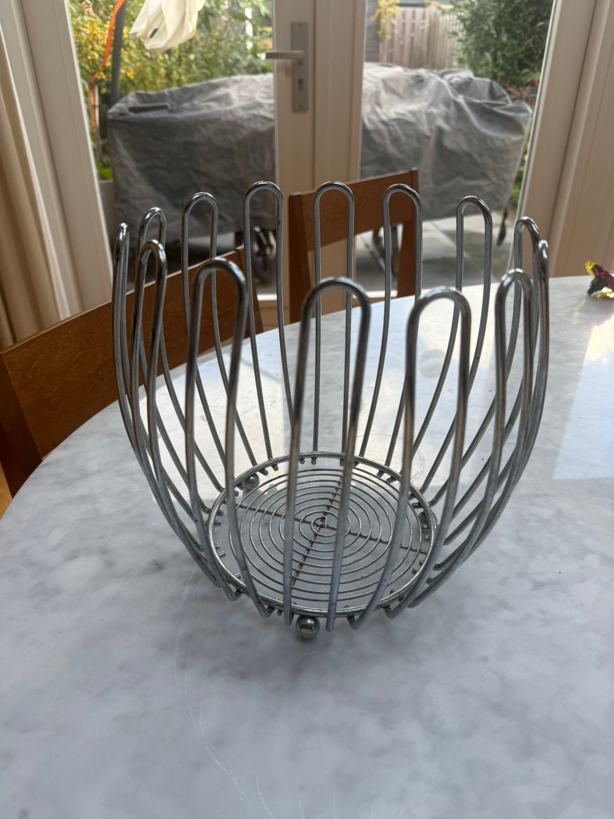 Rvs zilver fruitschaal draadmand mand bowl fruit haarlem, Ophalen of Verzenden, Zo goed als nieuw, Rond, Overige materialen