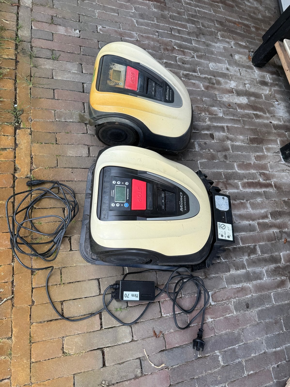 2x Honda HRM70 en HRM40  i robotmaaier - voor onderdelen, Ophalen, Gebruikt, Accu-grasmaaier