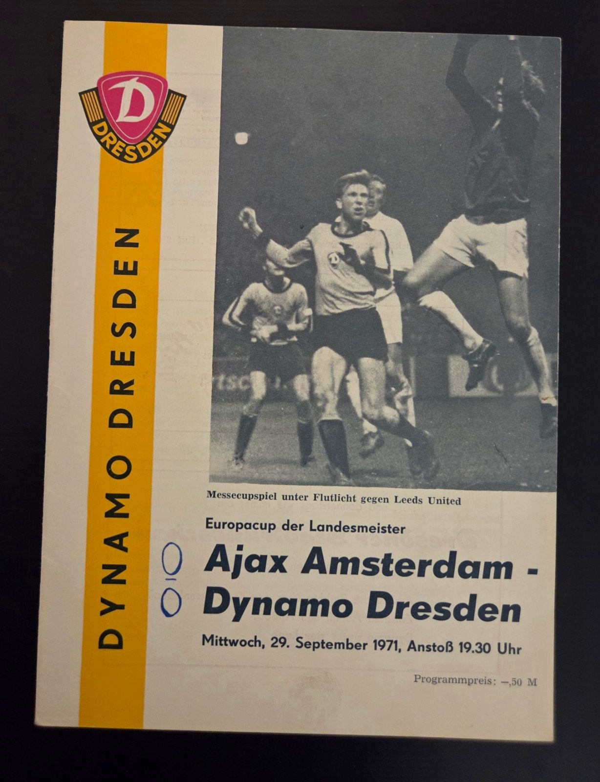 oud voetbal programma EUROPACUP 1 DYNAMO DRESDEN AJAX 1971, Ophalen of Verzenden, Gebruikt, Ajax, Boek of Tijdschrift