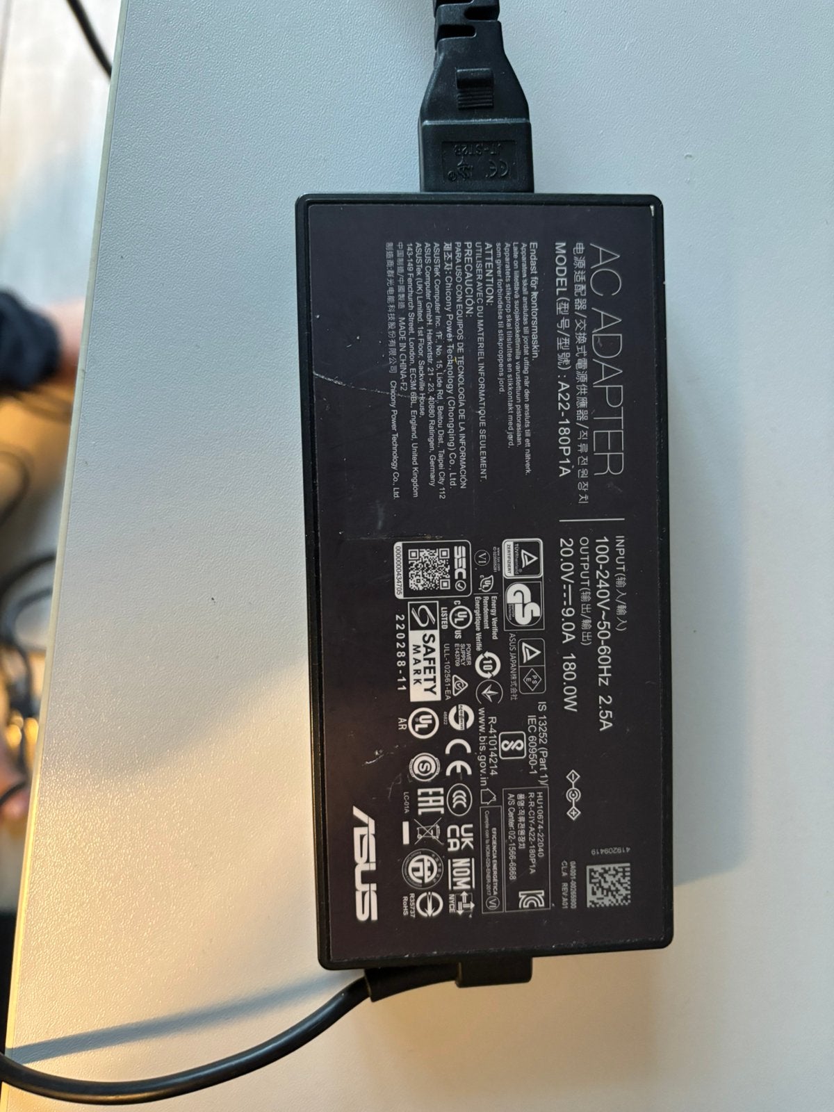Foto 13 van ASUS TUF Gaming A15 – Ryzen 7 / RTX 3050 / 16GB / 512GB SSD