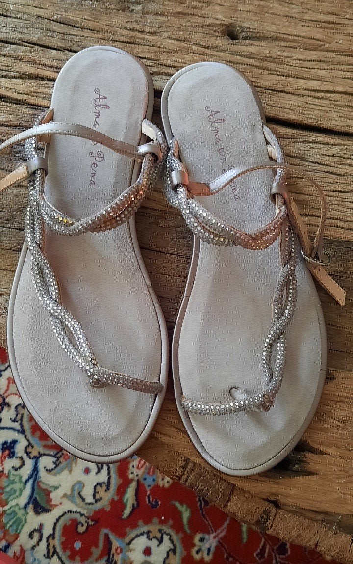 Nieuwe Alma en Pena leren sandalen met steentjes, maat 39, Kleding | Dames, Schoenen, Alma en Pena, Nieuw, Grijs, Sandalen of Muiltjes