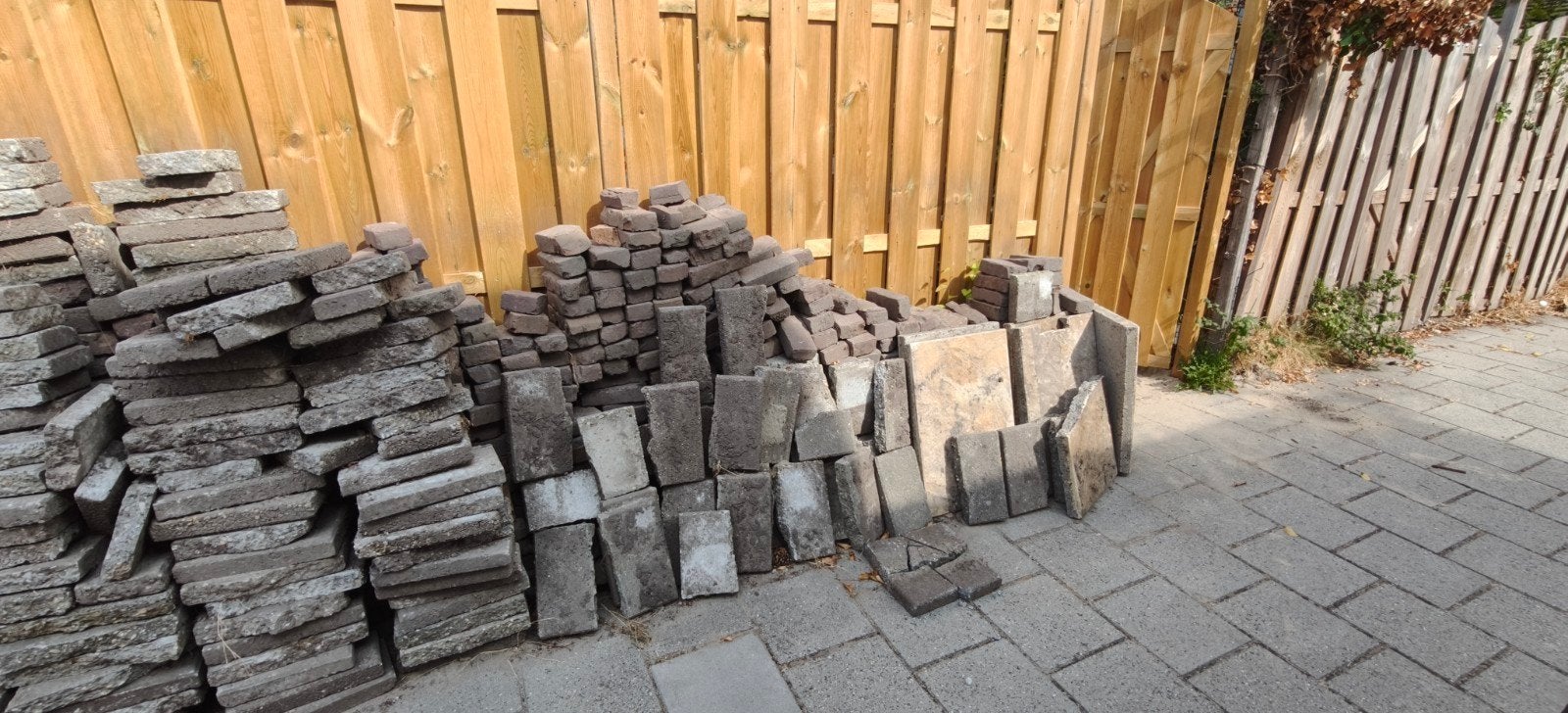 Gratis stenen voor tuin of oprit, Gebruikt, Klinkers, Ophalen of Verzenden, 10 m² of meer