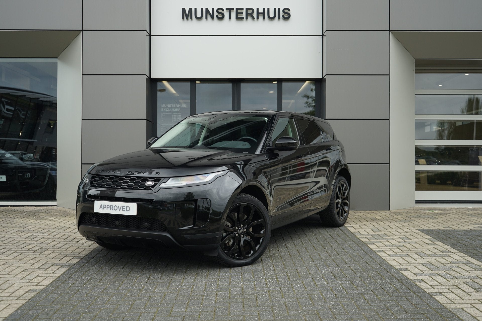 Land Rover Range Rover Evoque P300e AWD SE | Voorstoelen ver, Auto's, 12 maanden, Bedrijf, Hybride Elektrisch/Benzine, 147 €/maand