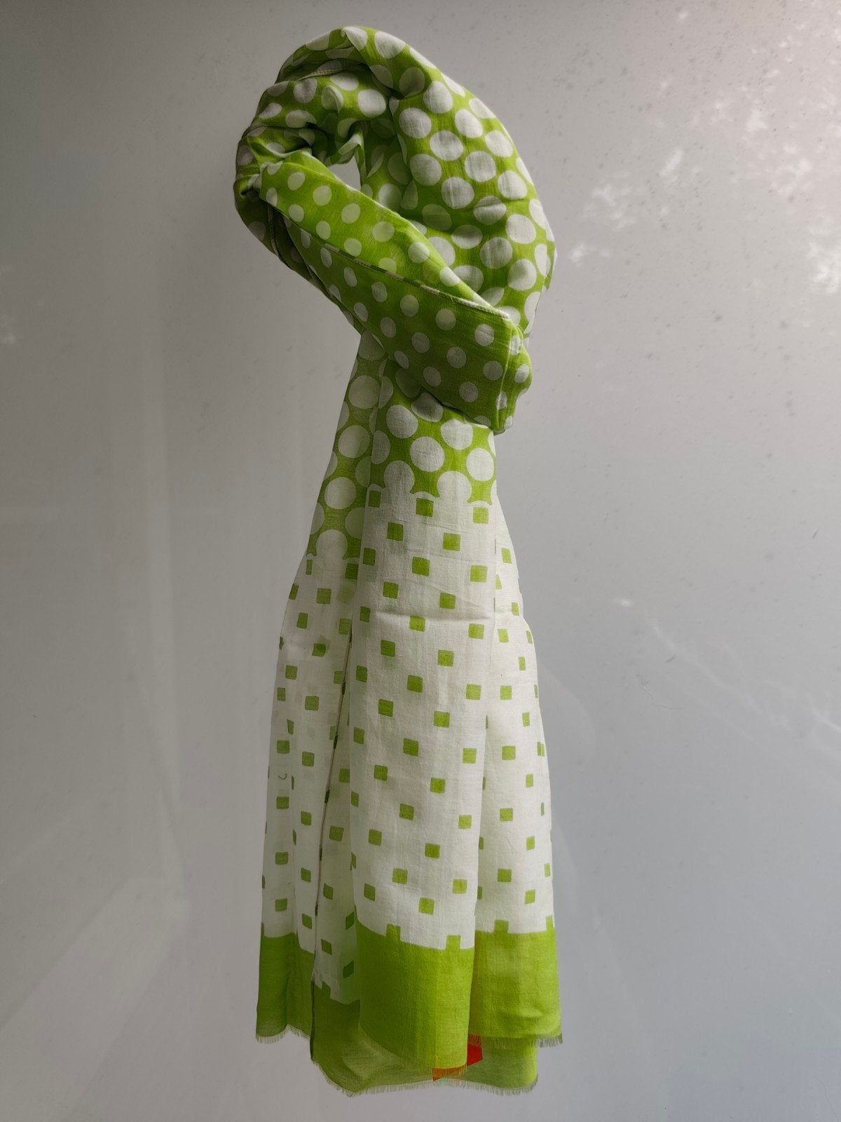 Nieuw, Silk Route, sjaal, groen, 50x180 cm, Nieuw, Ophalen of Verzenden, Sjaal, Maat 42/44 (L)