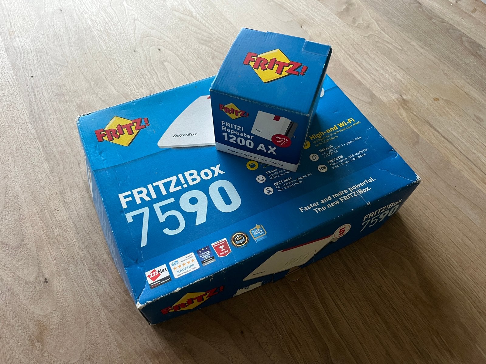 Fritzbox 7590 + repeater 1200 AX mesh, Computers en Software, Ophalen of Verzenden, Zo goed als nieuw