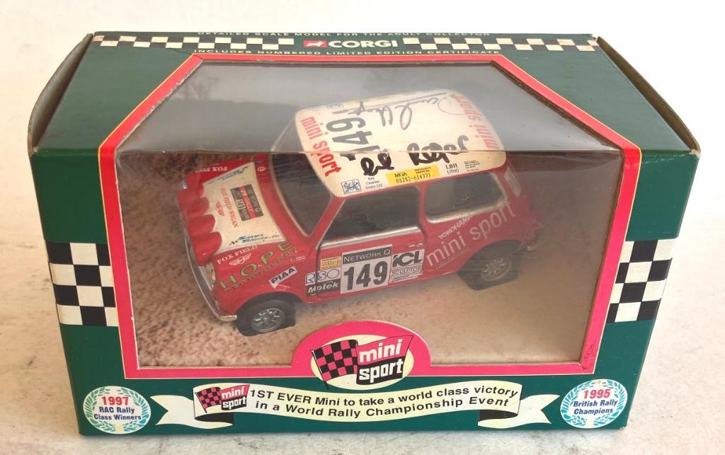 Mini Cooper RAC Rally MINI SPORT gesigneerd Corgi # 04427., Ophalen of Verzenden, Zo goed als nieuw, Auto