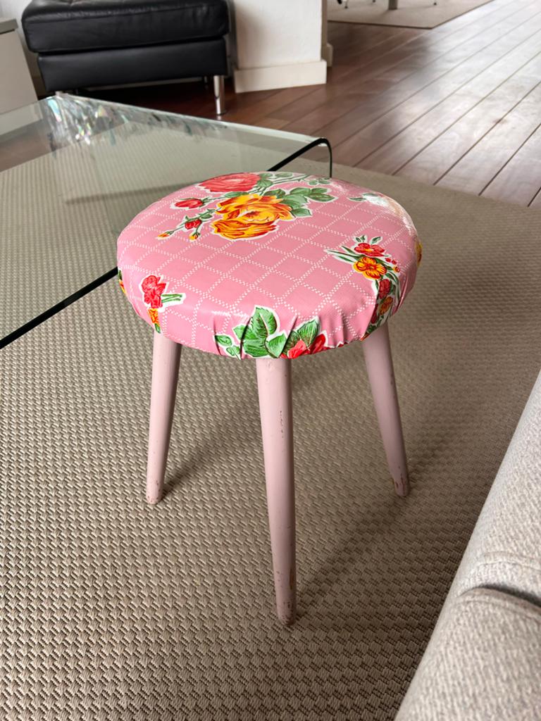 Stevig Vintage krukje bekleed met Kitsch en kitchen, Ophalen, Gebruikt, Hout