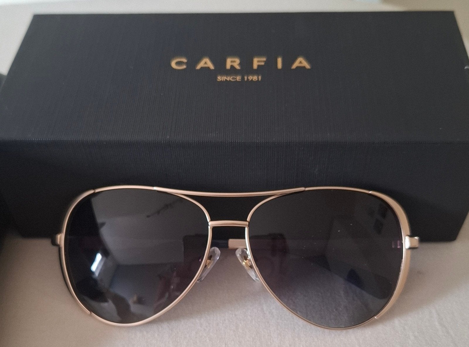 Nieuw! Carfia Aviator Zonnebril (Goud/Gepolariseerd), Sieraden, Tassen en Uiterlijk, Ophalen of Verzenden, Nieuw, Zwart, Zonnebril