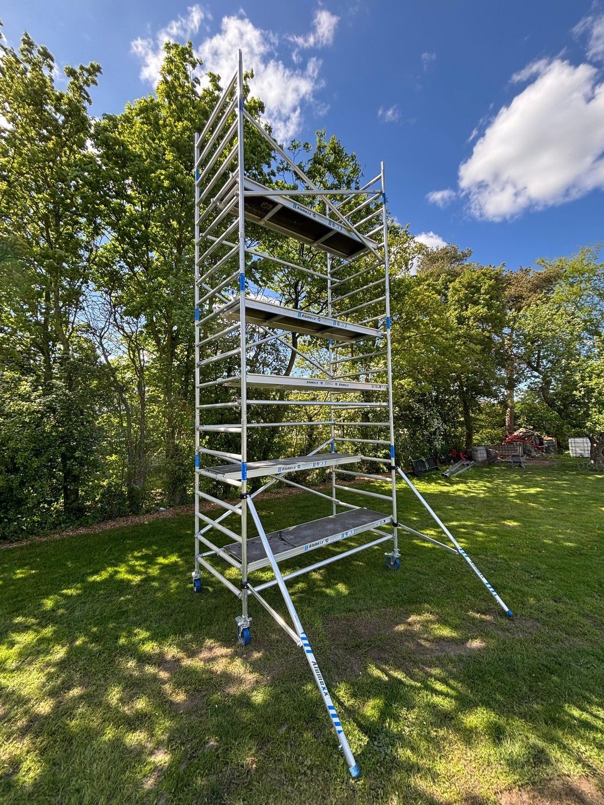 Te huur: Rolsteiger 10,20m hoogte, Doe-het-zelf en Verbouw, Steigers, Ophalen, Gebruikt, Rolsteiger of Kamersteiger, 5 meter of hoger