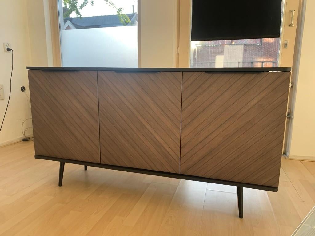 Dressoir - Meubella (Donker eiken/zwart), Huis en Inrichting, Kasten | Dressoirs, Ophalen, Zo goed als nieuw, 25 tot 50 cm, 150 tot 200 cm