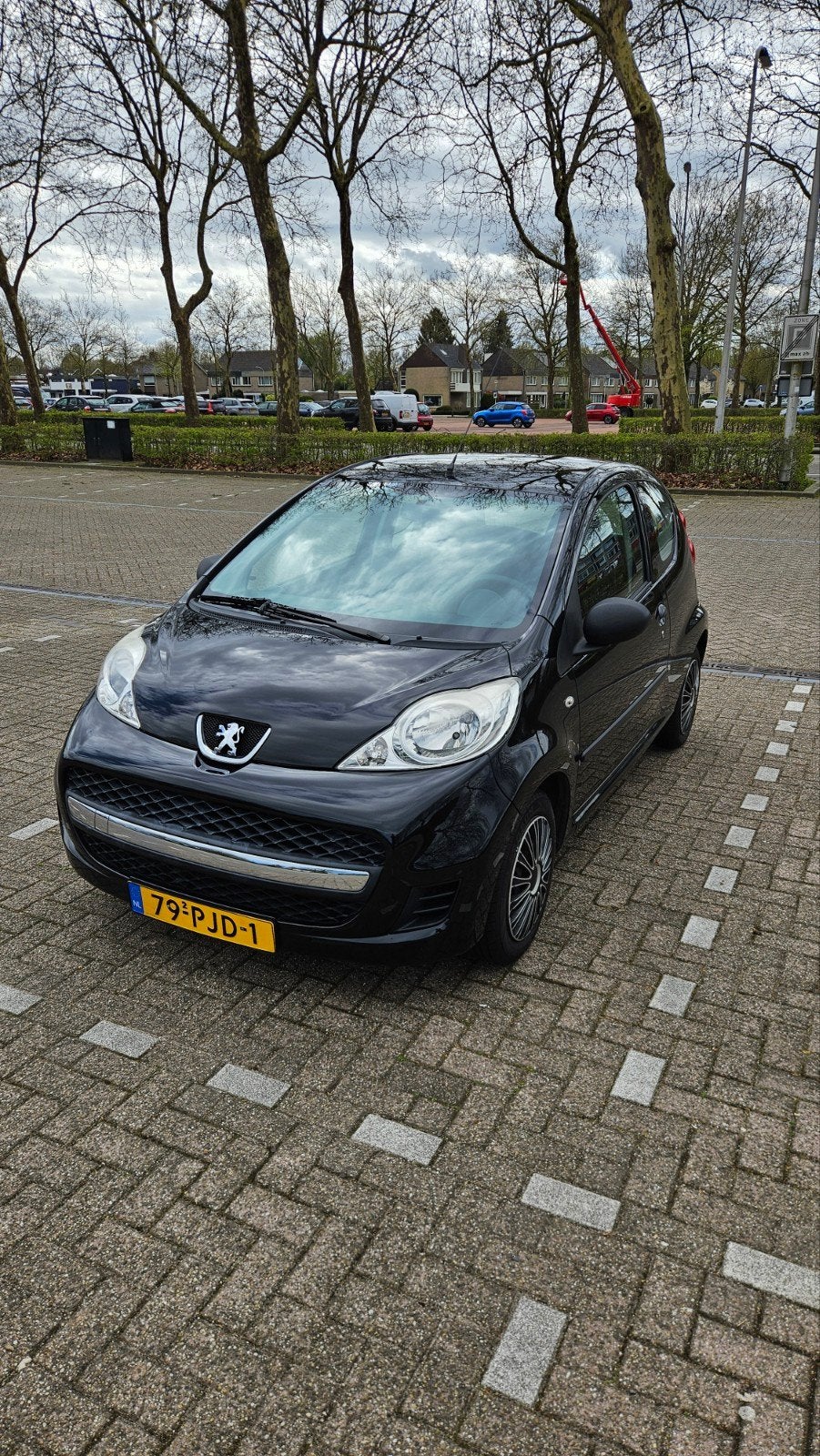 Peugeot 107 1.0 12V E-vti 68PK 3DR 2011 Zwart, Auto's, Peugeot, Voorwielaandrijving, 4 stoelen, Origineel Nederlands, Handgeschakeld