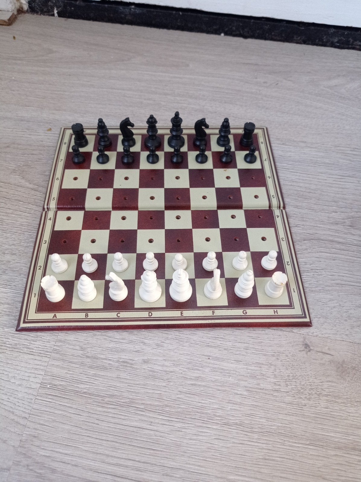 Compact reis schaakspel met opbergbox, Een of twee spelers, Ophalen of Verzenden, Gebruikt, Reisspel