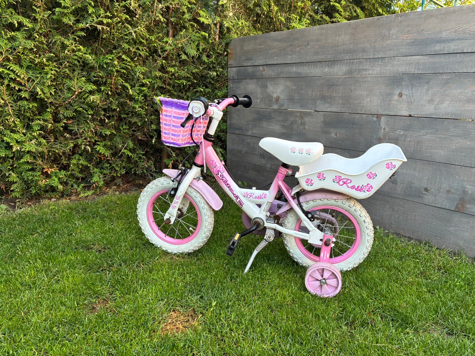 Meisjes fiets met zeiwieltjes,mantje en poppenzitje, Ophalen, Terugtraprem, Zijwieltjes, Gebruikt