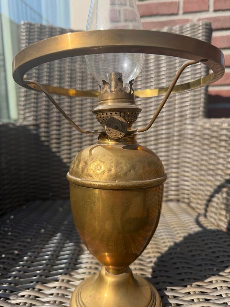 Messing Kosmos olielamp met pannendrager, Antiek en Kunst, Antiek | Lampen, Ophalen of Verzenden