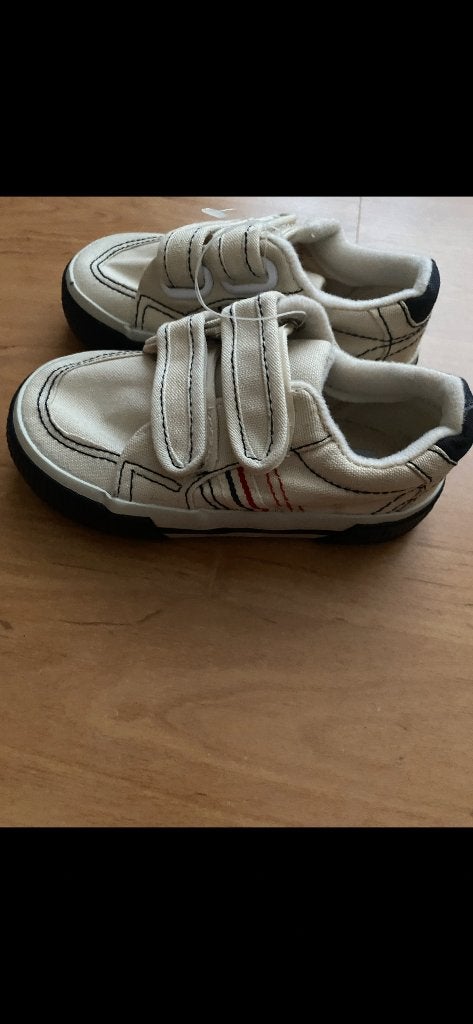 Witte sneaker /gympen klittenband maat 23 : Nieuw, Jongen of Meisje, Schoenen, Nieuw, Ophalen of Verzenden