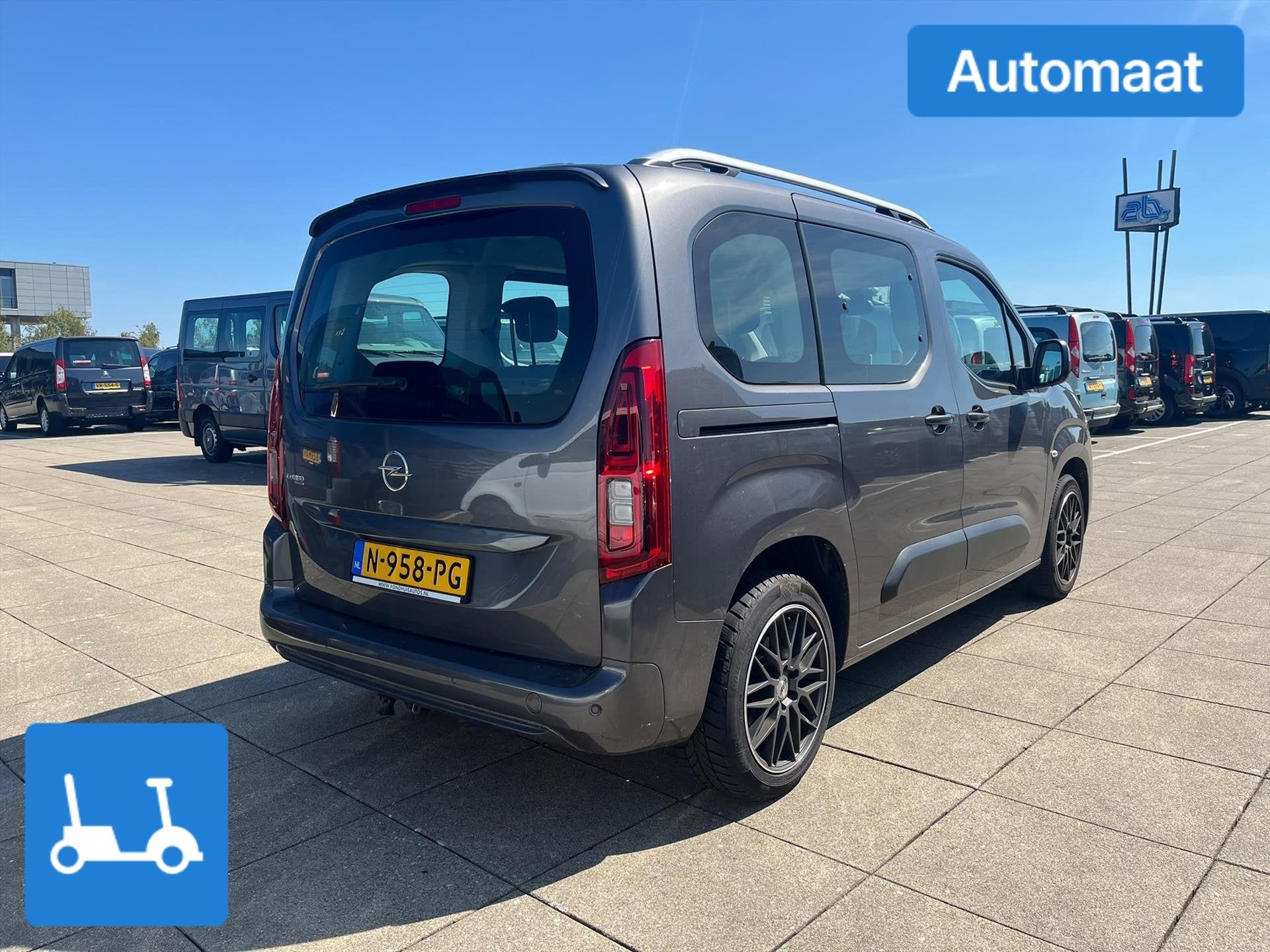 Opel Combo Life L1 Automaat incl. kofferbaklift of draaistoe, 12 maanden, Gebruikt, 1199 cc, 3 cilinders