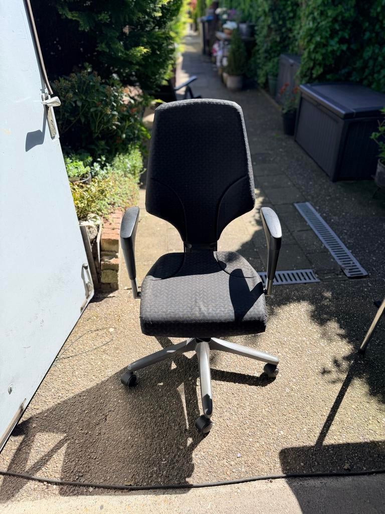 Giroflex 64 Zwarte Bureaustoel - Ergonomisch en Verstelbaar, Huis en Inrichting, Bureaustoelen, Gebruikt, Zwart, Ophalen of Verzenden