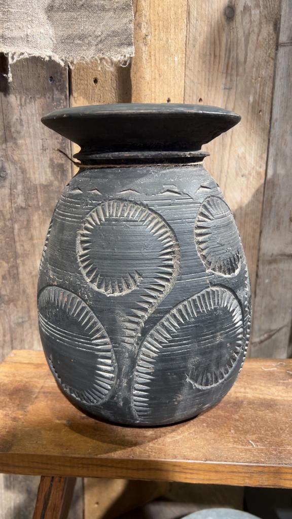 Nepalese pot carved, Bv, Minder dan 50 cm, Nieuw, Gezellig