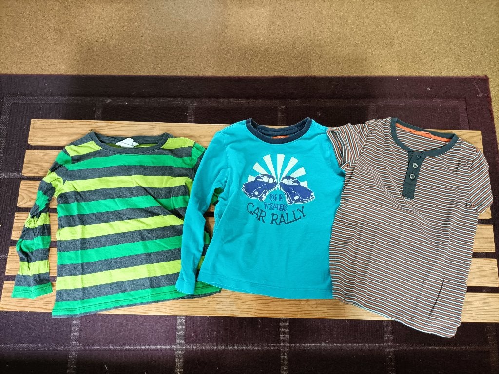 Gratis long sleeves en t shirt kindje maat 98/104, Ophalen, Gebruikt, Jongen of Meisje, Shirt of Longsleeve