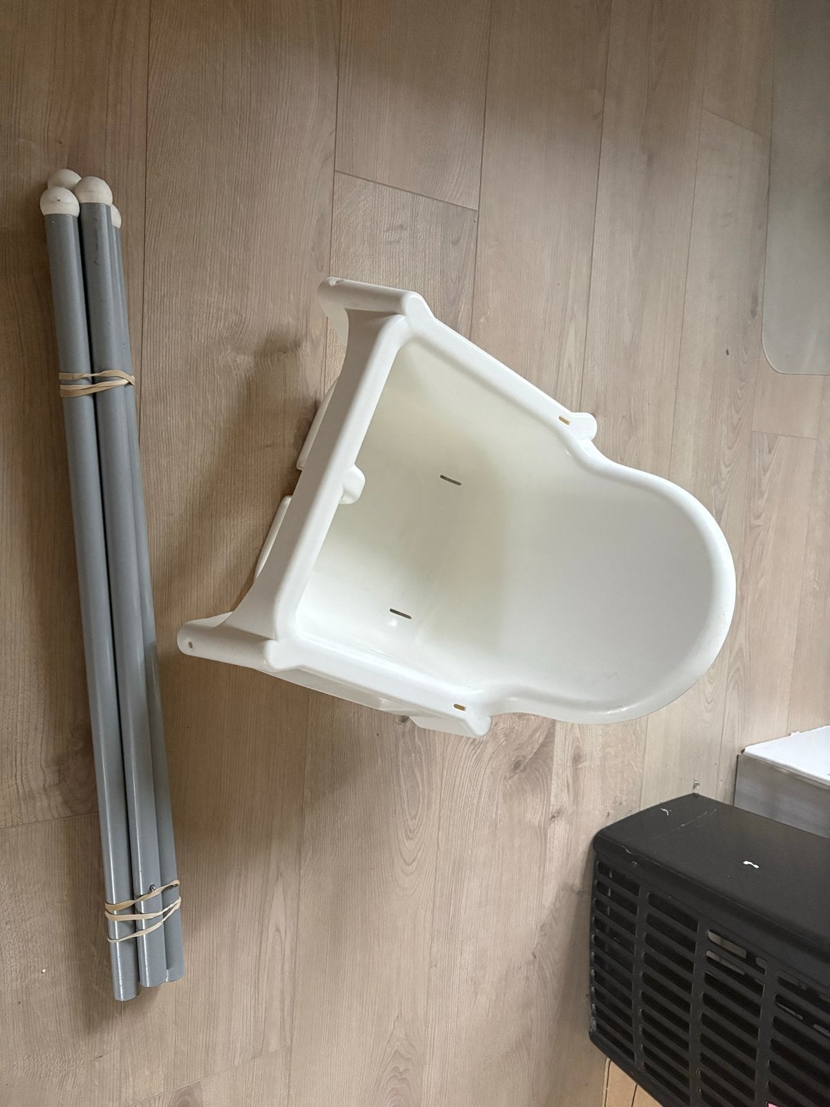 IKEA kinderstoel (wit met grijze poten), Ophalen, Zo goed als nieuw, Overige typen