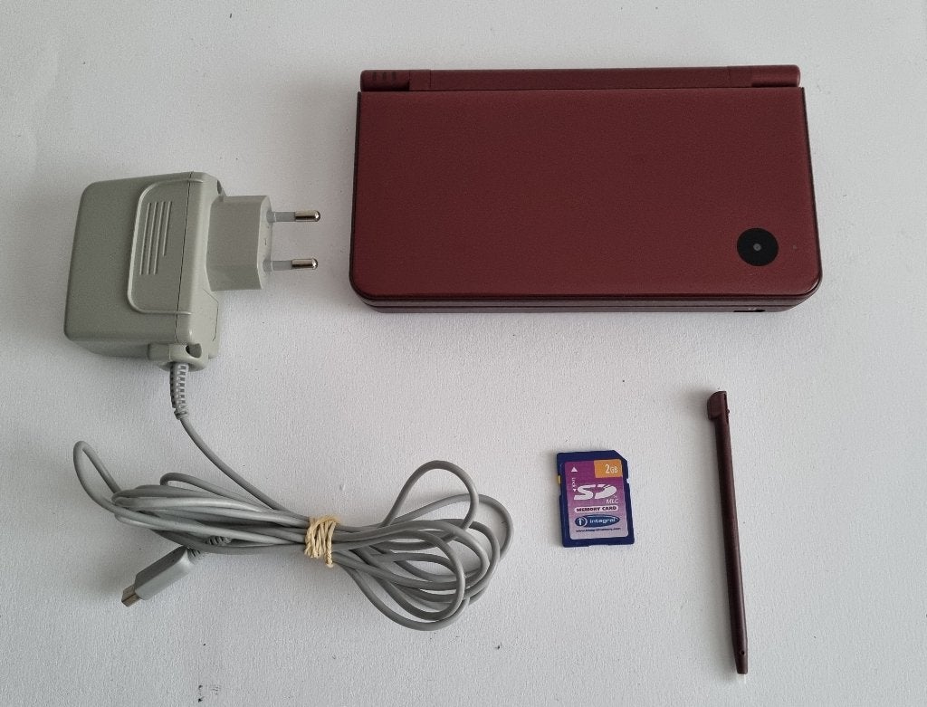 Nintendo DSi XL Console, Spelcomputers en Games, Spelcomputers | Nintendo DS, Gebruikt, Dsi XL, Rood, Ophalen of Verzenden
