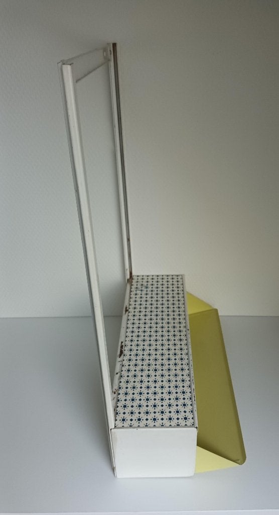 Vintage Brabantia hangende spiegel met kammenbakje jaren 70, Ophalen, Minder dan 50 cm, Gebruikt, Minder dan 100 cm