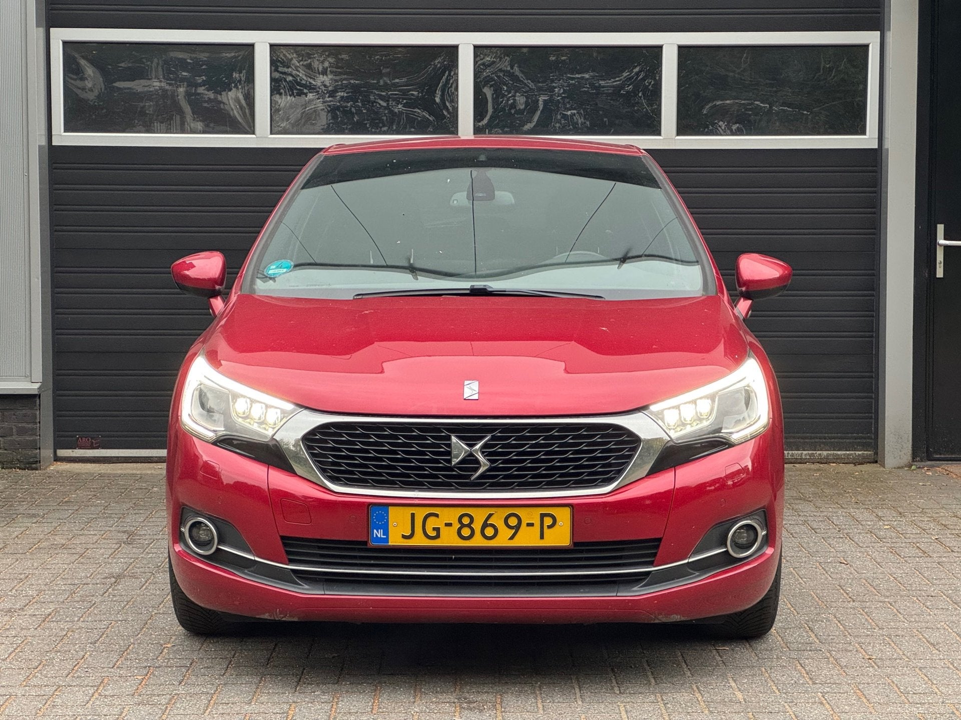 DS 4 1.6 THP Chic LEES ADVERTENTIE, Auto's, Gebruikt, Euro 6, 4 cilinders, 1650 kg