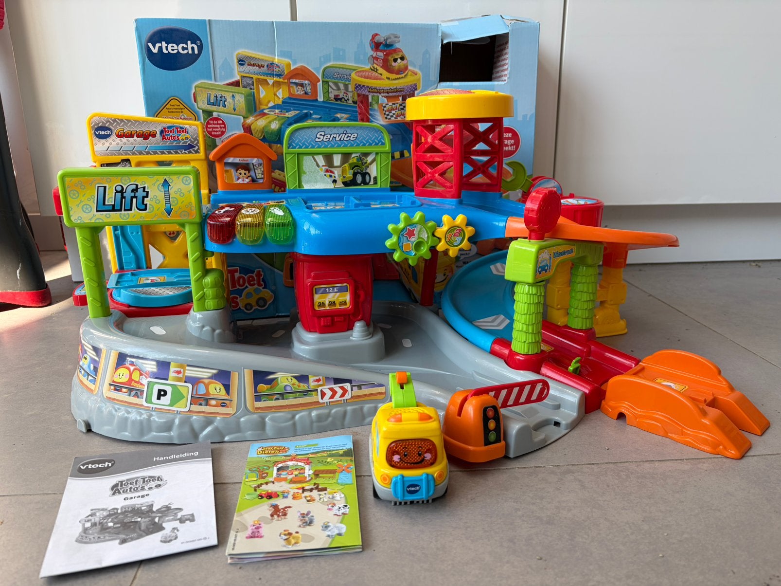 VTech Toet Toet autos garage compleet incl doos, Ophalen of Verzenden, Gebruikt, 2 tot 4 jaar