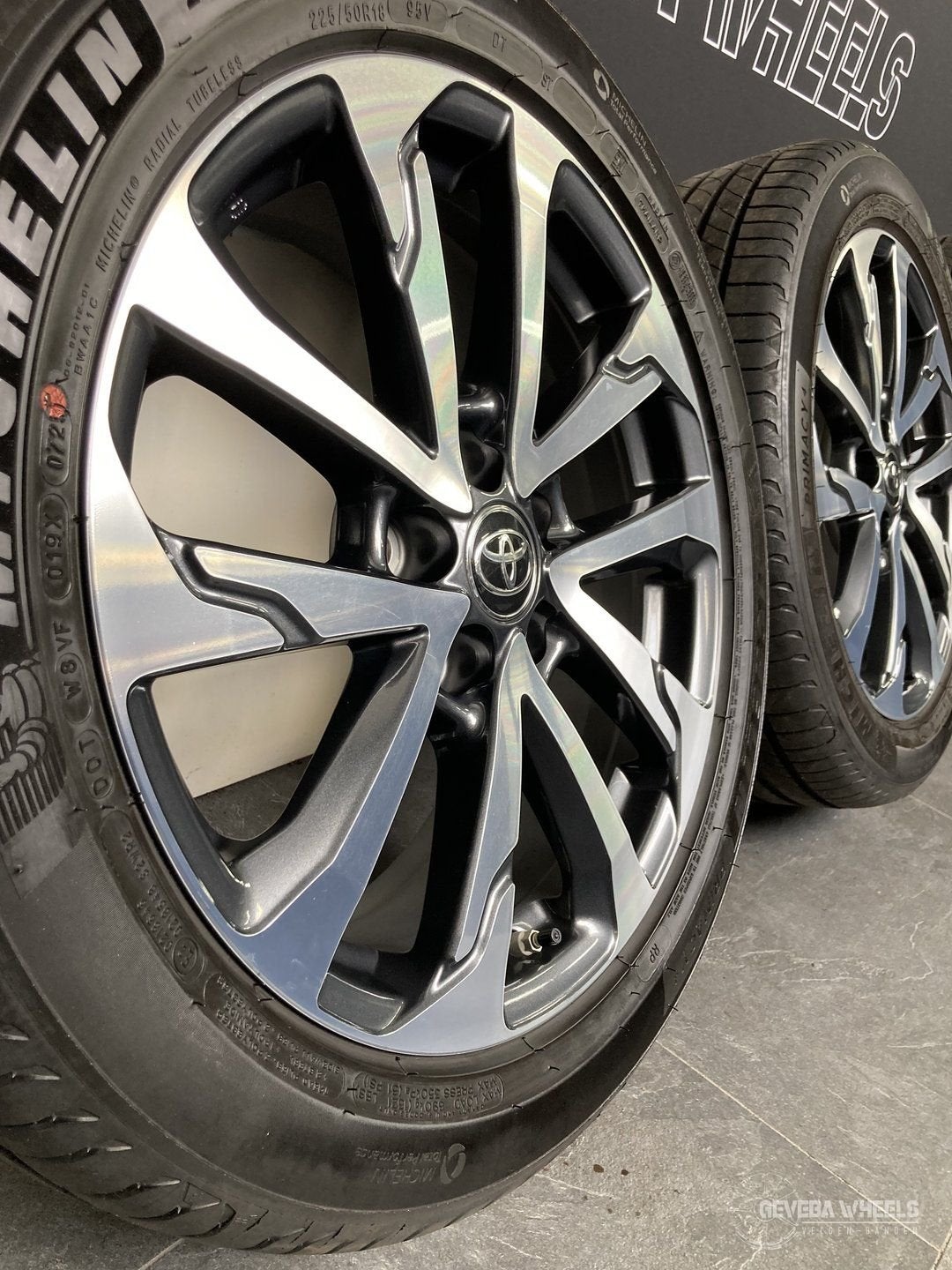 18” originele Toyota Corolla Cross velgen + banden 5x114.3, 18 inch, Gebruikt, -, -