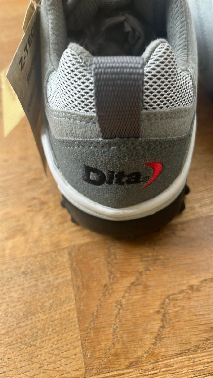 Nieuwe Dita hockeyschoenen - Turf Trainer Grey UK 9 / EU 43, Ophalen of Verzenden, Nieuw, Schoenen