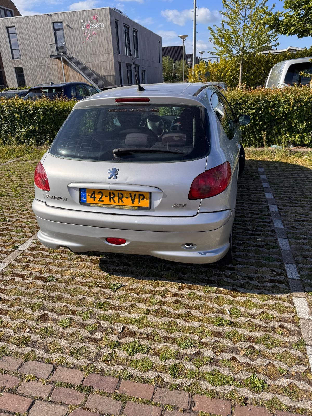 Peugeot 206 1.6 16V Gentry 3D 2005 Grijs, Auto's, Peugeot, Voorwielaandrijving, 15 km/l, 40 €/maand, Handgeschakeld