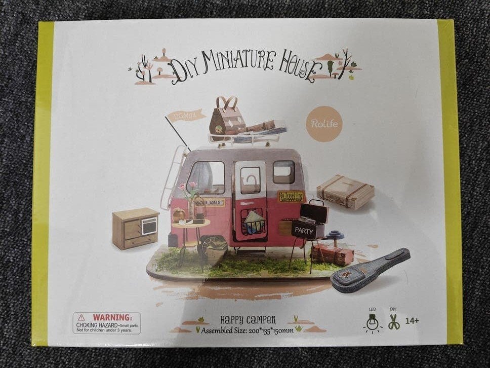 DIY Miniatuur Huisje - Happy Camper, Hobby en Vrije tijd, Ophalen of Verzenden, Nieuw, Overige typen