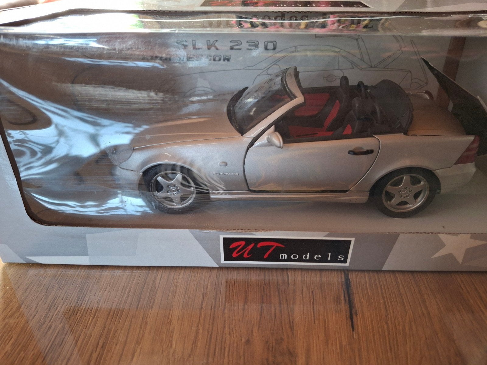 1:18 Mercedes slk 230 AMG 1997, Verzenden, Zo goed als nieuw, Auto, UT Models