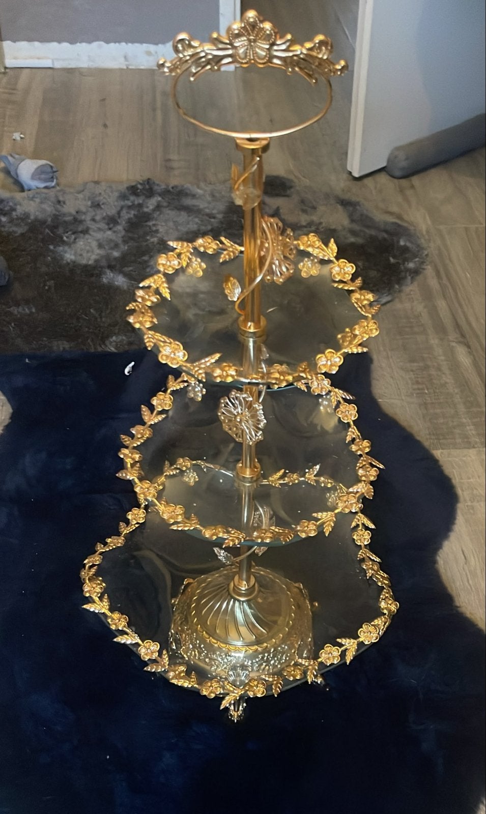 Elegante gouden etagère - Zo goed als nieuw, Ophalen of Verzenden, Zo goed als nieuw, Etagère, Metaal
