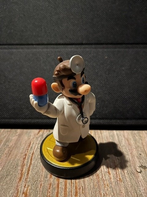 Nintendo Dr. Mario amiibo (Super Smash Bros. Collection), Spelcomputers en Games, 1 speler, Zo goed als nieuw, Vanaf 3 jaar, Ophalen