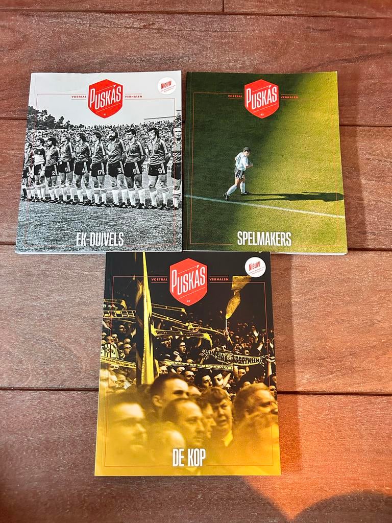 Puskas: Vlaams voetbalcultuurblad - 3 exemplaren, Verzenden, Zo goed als nieuw, Balsport