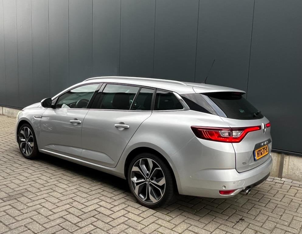 Renault Mégane Estate 1.2 TCe Bose OPEN DAK, 130PK, Groot s, Voorwielaandrijving, Gebruikt, 4 cilinders, Handgeschakeld
