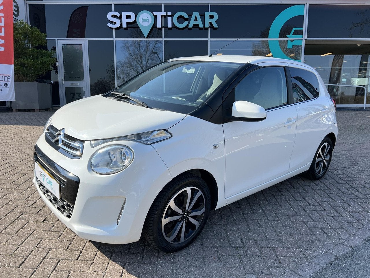 Citroën C1 1.0 VTi 68 pk Shine ETG Automaat 5 drs Achteruit, Gebruikt, Elektrische ramen, 4 stoelen, C1