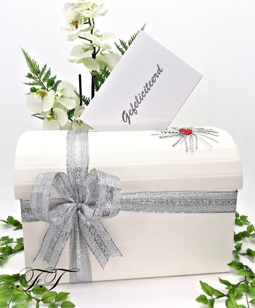 Prachtige enveloppendoos versierd met grijs en zilveren tule, Hobby en Vrije tijd, Feestartikelen, Ophalen of Verzenden, Nieuw
