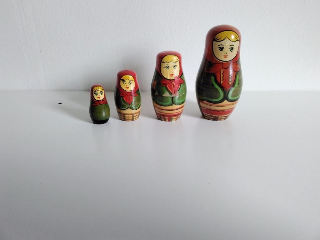 Set van 4 Matroesjka poppen, Verzamelen, Poppetjes en Figuurtjes, Ophalen of Verzenden, Gebruikt