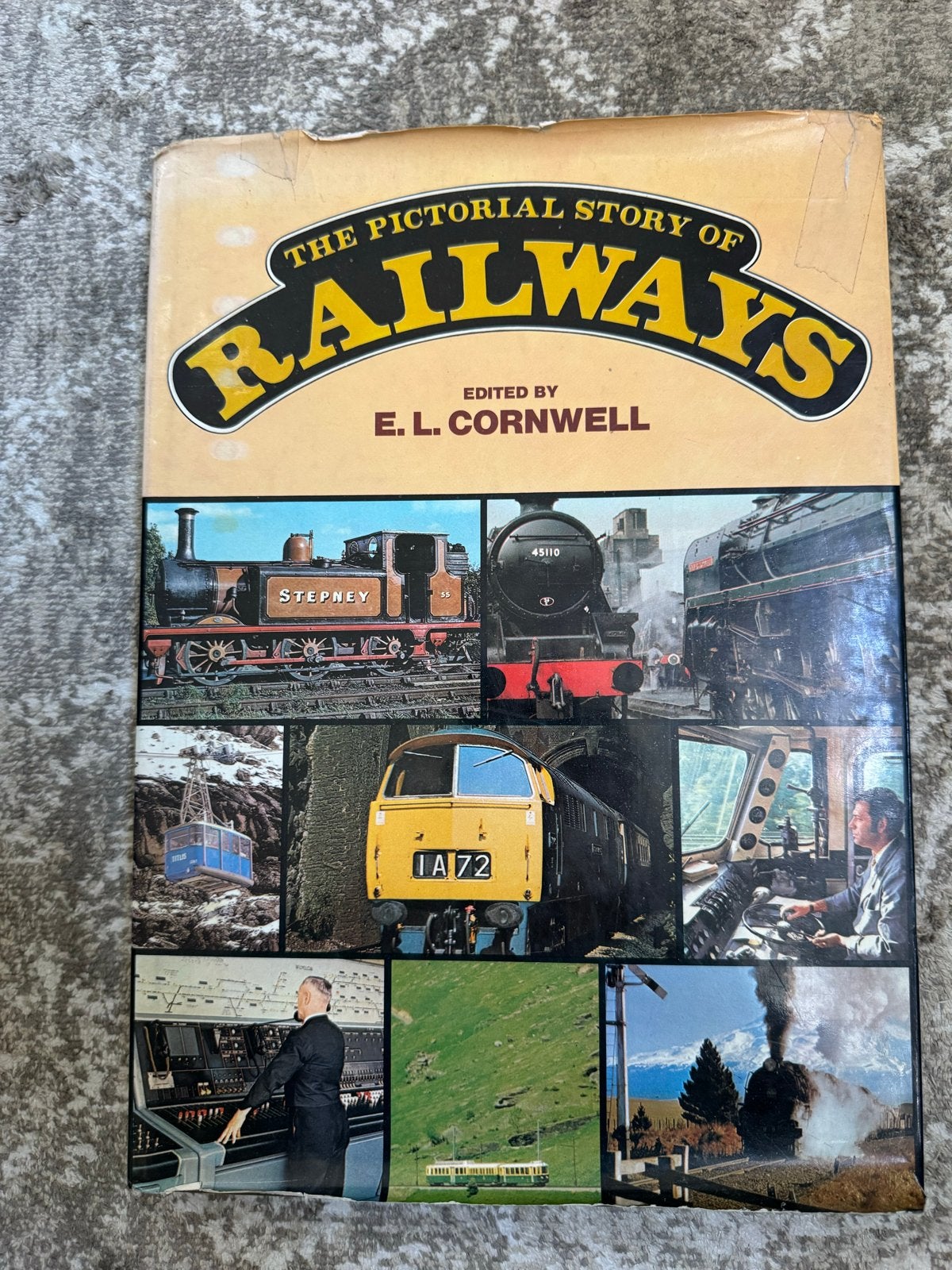 The Pictorial Story of Railways - E.L. Cornwell, Boeken, Ophalen of Verzenden, Gelezen, Trein